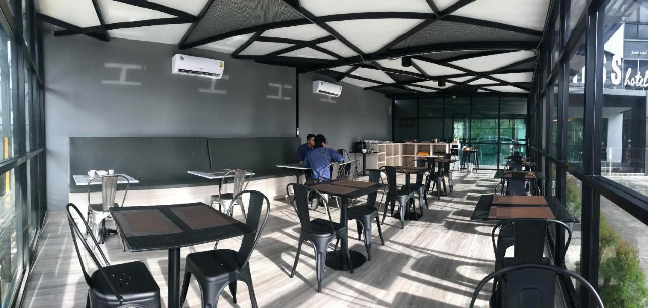 The Chess Hotel Районг Экстерьер фото